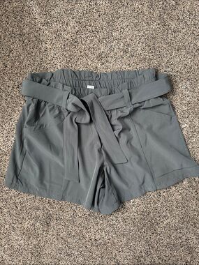 Paperbag Tie-Waist Women's Shorts
